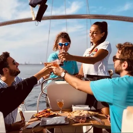 Boat And Breakfast Bari