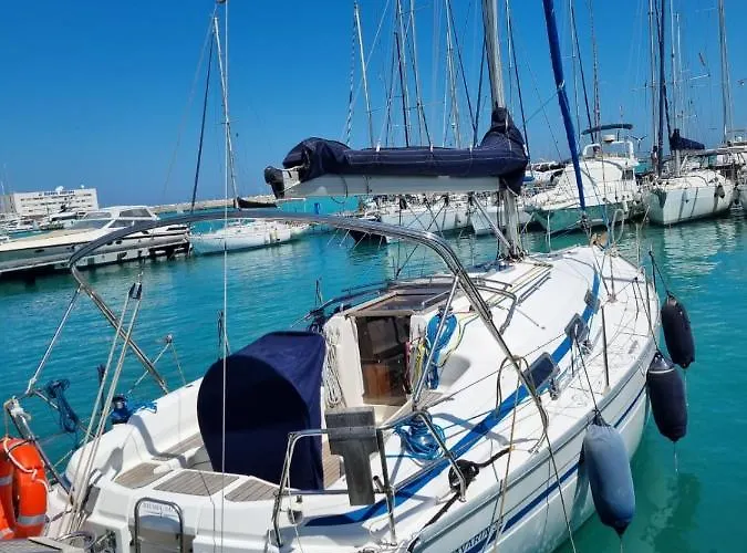 Úszó hotel Boat And Breakfast Bari